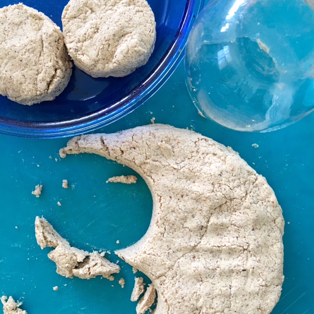 low carb breakfast biscuits may help control diabetes