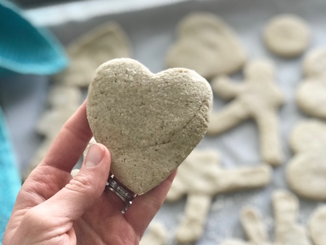 Sugar Less Cookies by Kristine Thomas of Welli - gluten free, vegan, flourless, low sugar