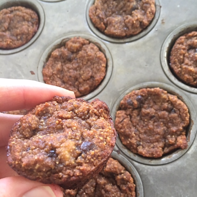 Banana Muffins with Olive Oil and Dark Chocolate - getwelli.com - grain free, vegan, paleo