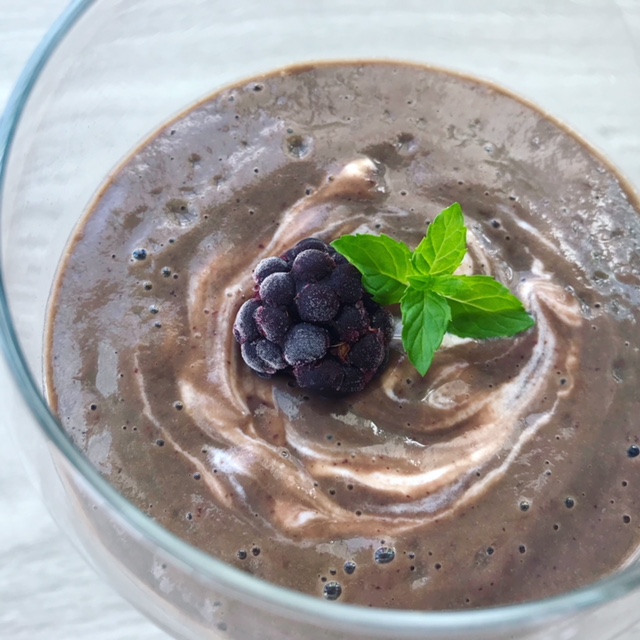 Extreme Blackberry Mint Smoothie - www.getWelli.com - #getWelli #glutenfree #grainfree #vegan #paleo #smoothie