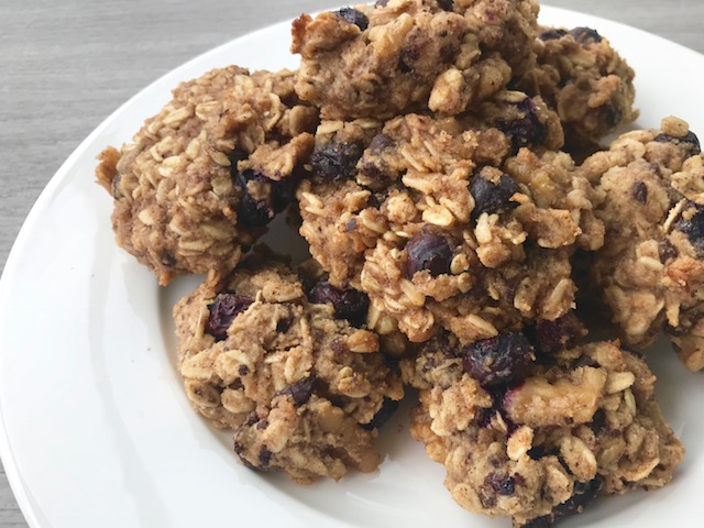 Blueberry Oatmeal Cookies and Antioxidants - www.getWelli.com - #getWelli #glutenfree #vegan #paleo #flourless #healthy #cookies