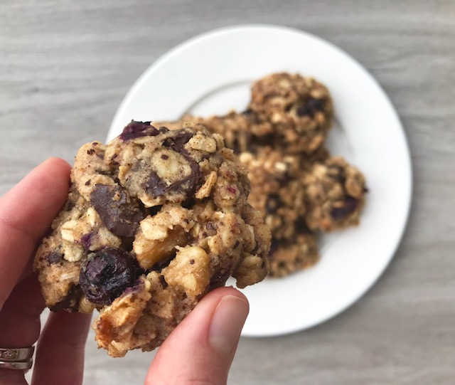 Blueberry Oatmeal Cookies and Antioxidants - www.getWelli.com - #getWelli #glutenfree #vegan #paleo #flourless #healthy #cookies
