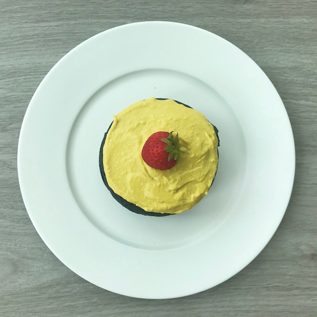 Peanut Butter Charcoal Cake - www.getWelli.com - #getWelli #vegan #grainfree #paleo #charcoal #peanutbutter #cake