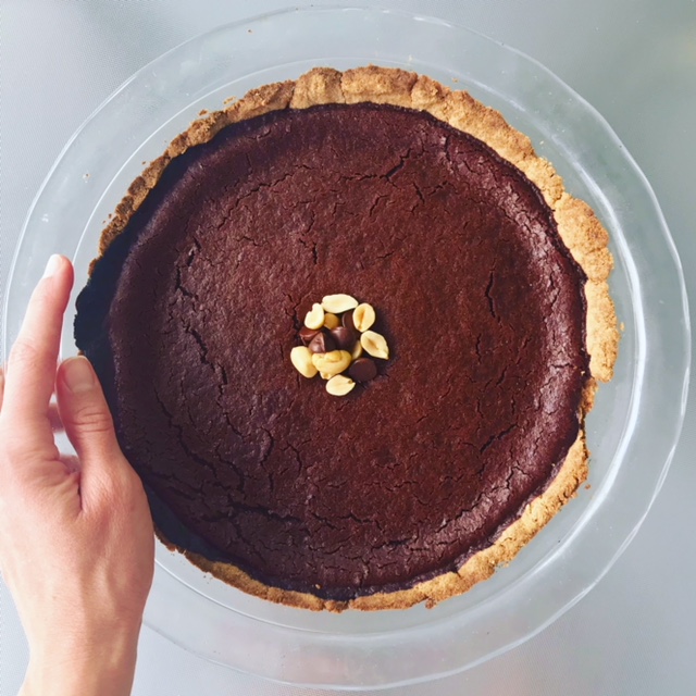 Chocolate Peanut Butter Pie - www.getWElli.com - #getWelli #vegan #glutenfree #grainfree #paleo #dessert #healthy