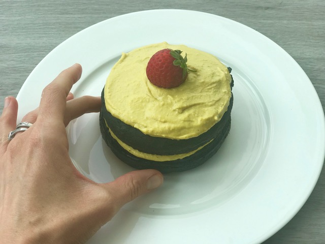 Peanut Butter Charcoal Cake - www.getWelli.com - #getWelli #vegan #grainfree #paleo #charcoal #peanutbutter #cake