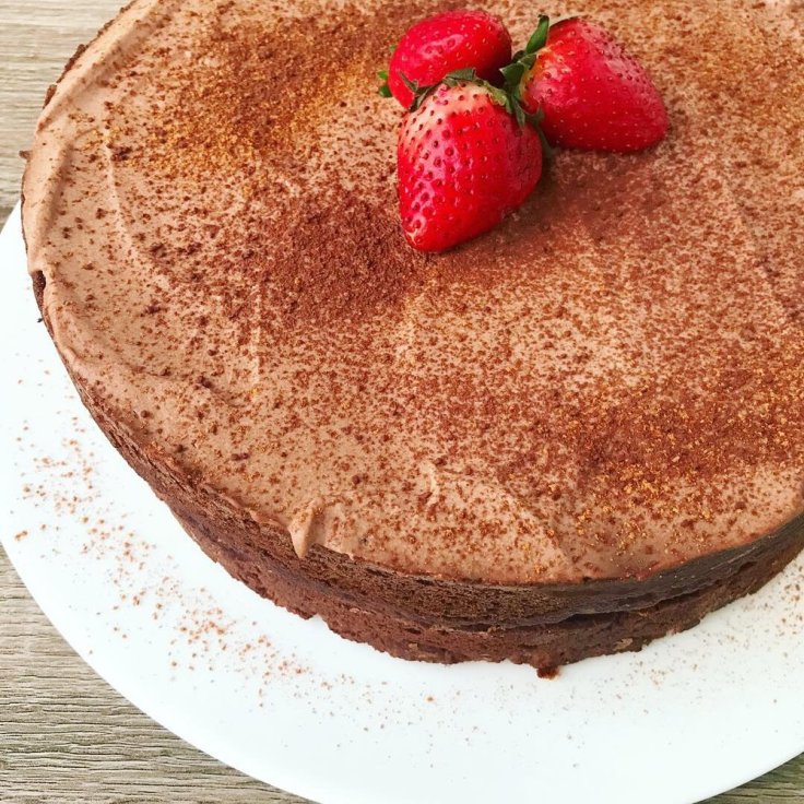 Vanilla Cake - www.JoyfulGoodness.com - #JoyfulGoodness #beJoyful #vegan #paleo #cake #grainfree #glutenfree #sugarfree #dessert #protein