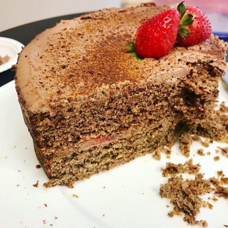 Vanilla Cake - www.JoyfulGoodness.com - #JoyfulGoodness #beJoyful #vegan #paleo #cake #grainfree #glutenfree #sugarfree #dessert #protein