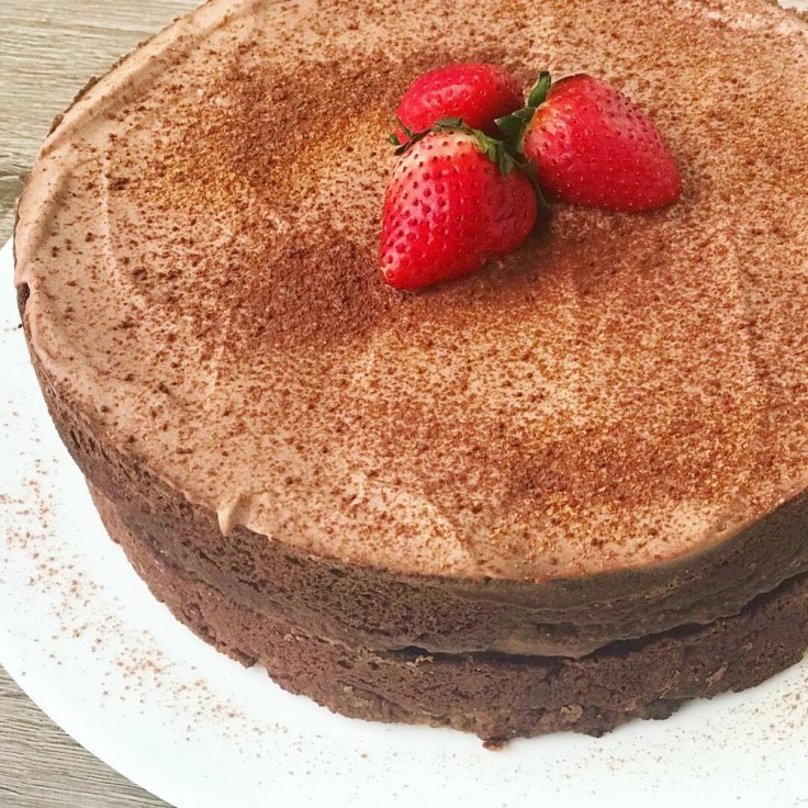 Vanilla Cake - www.JoyfulGoodness.com - #JoyfulGoodness #beJoyful #vegan #paleo #cake #grainfree #glutenfree #sugarfree #dessert #protein