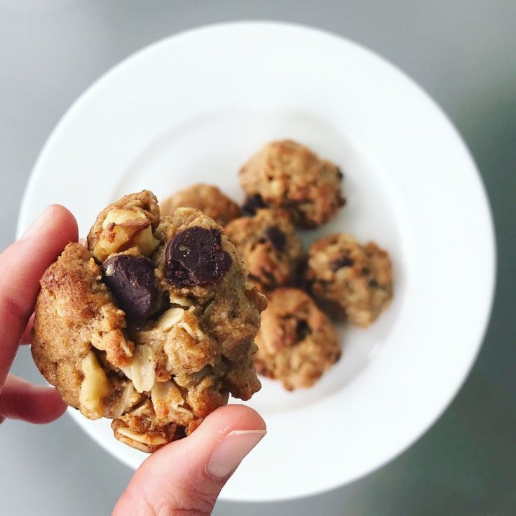 Peanut+Butter+Bourbon+Honey+Cookies+-+www.JoyfulGoodness.com+-+#vegan+#paleo+#dessert+#healthy+#cookies.