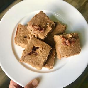 healthy peanut butter jelly blondies